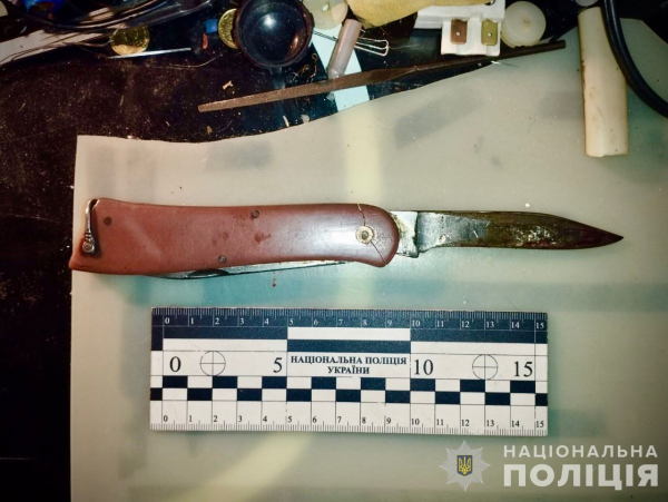 У Дніпрі сварка у магазині закінчилася ножовим пораненням