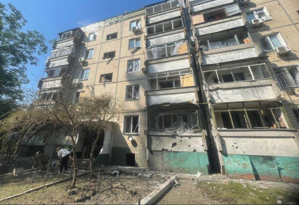 Через ворожий артобстріл у Нікополі постраждали двоє дітей та шестеро дорослих