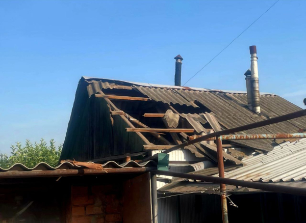 Протягом дня ворог атакував Нікопольщину, постраждали дві людини
