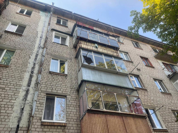 Через ворожий артобстріл у Нікополі постраждали двоє дітей та шестеро дорослих
