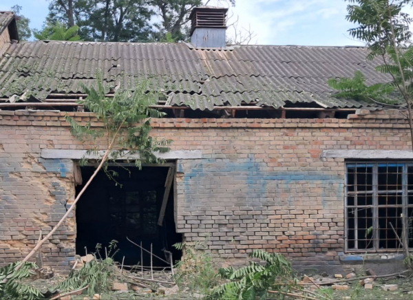 Протягом дня ворог атакував Нікопольщину, постраждали дві людини