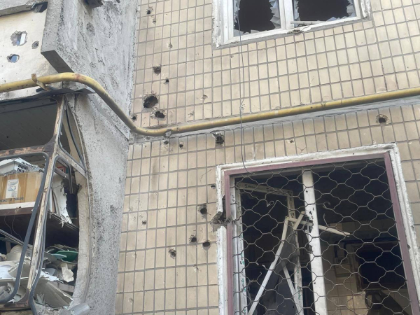 Через ворожий артобстріл у Нікополі постраждали двоє дітей та шестеро дорослих