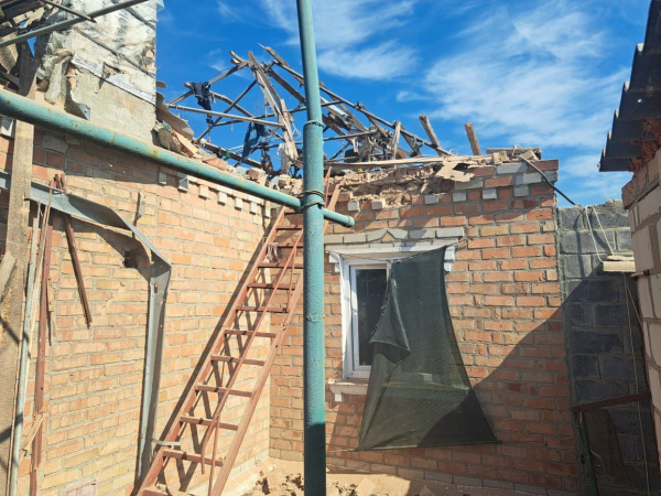 У Нікопольському районі внаслідок обстрілів постраждали двоє чоловіків та жінка