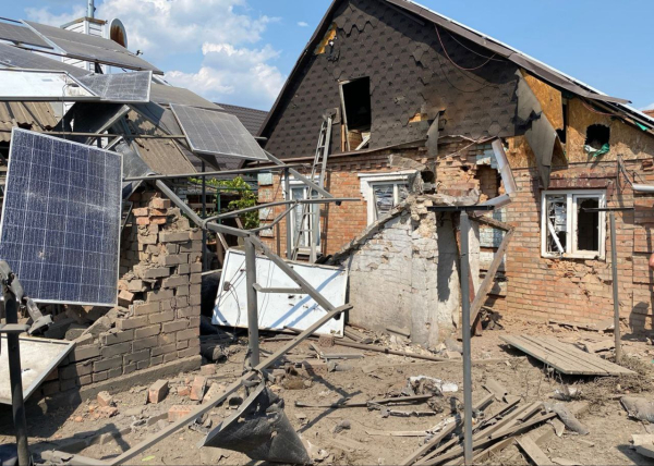Протягом дня окупанти не припиняли атакувати Нікопольщину, постраждали дві жінки