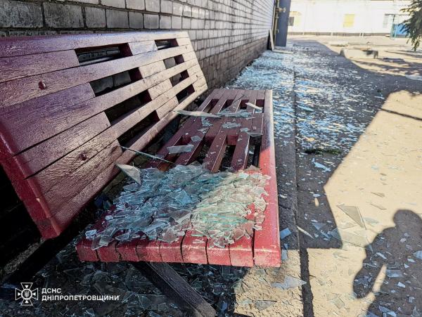 У Нікополі ворог прицільно вдарив по території підрозділу ДСНС