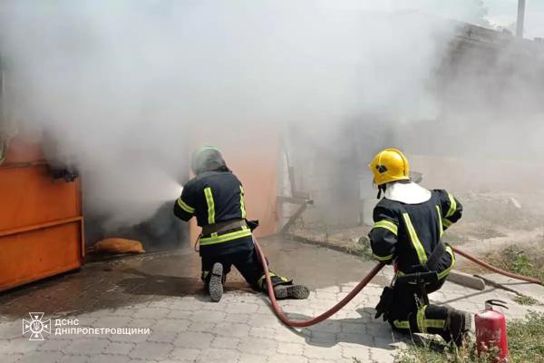 У Кривому Розі горів гараж У Кривому Розі горів гараж