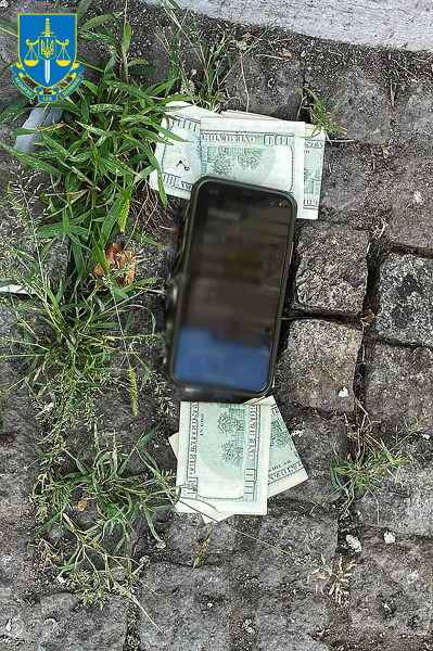 У Дніпрі затримали військовослужбовця, який за 1,5 тиc доларів обіцяв посприяти закриттю кримінального провадження
