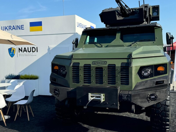 "Украинская бронетехника" представила новый бронеавтомобиль "Варта 2" на выставке MSPO 2024
"Украинская бронетехника" представила новый бронеавтомобиль "Варта 2" на выставке MSPO 2024