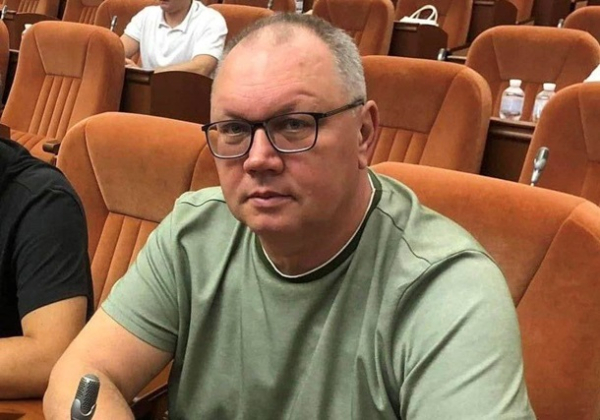 Вибух авто у Дніпрі: поранений посадовець помер