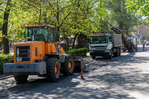 У центрі Кам&rsquo;янського розпочали дорожні роботи: внаслідок ремонту можливі затори