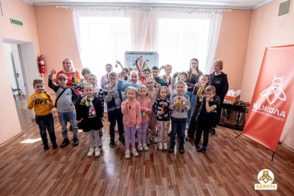 У Кам&rsquo;янському для малечі з родин переселенців організували великодні майстер-класи&nbsp;