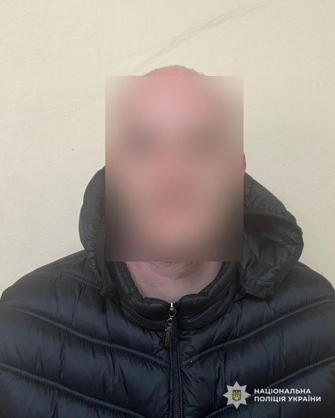 Мешканець Кам&rsquo;янського викрав гроші з картки військового