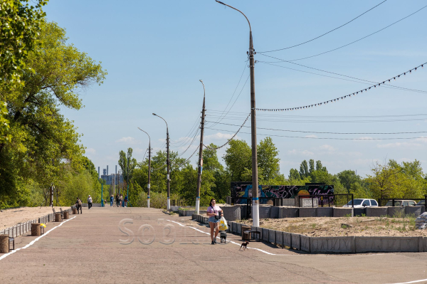 На Правобережній набережній у Кам’янському буде нове освітлення На Правобережній набережній у Кам’янському буде нове освітлення