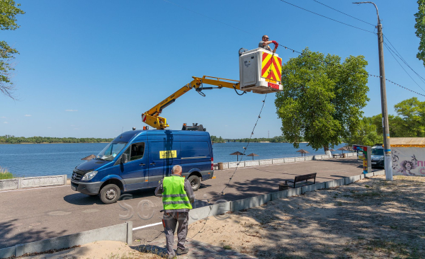 На Правобережній набережній у Кам’янському буде нове освітлення На Правобережній набережній у Кам’янському буде нове освітлення