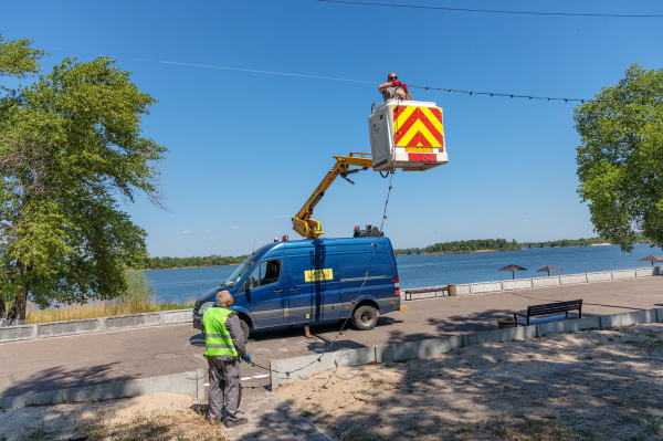 На Правобережній набережній у Кам’янському буде нове освітлення На Правобережній набережній у Кам’янському буде нове освітлення