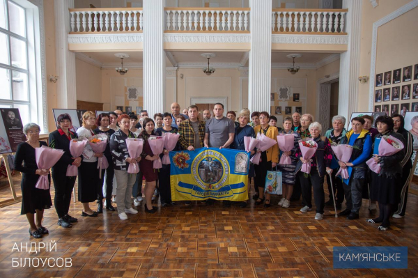 До Дня матері в Кам&rsquo;янському відкрили нову частину фотовиставки &laquo;Ось мати твоя&raquo;
