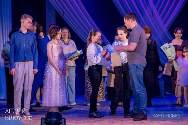 &laquo;На крилах натхнення&raquo;: гала-концерт учнів і викладачів мистецьких шкіл відбувся у Кам&rsquo;янському