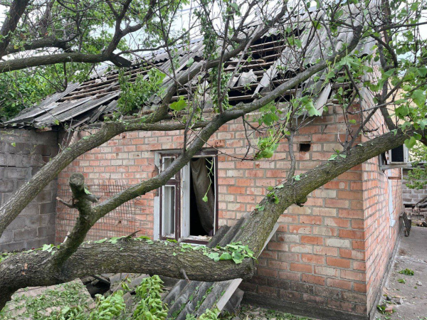 У Нікополі внаслідок влучання БпЛА загорілася багатоповерхівка