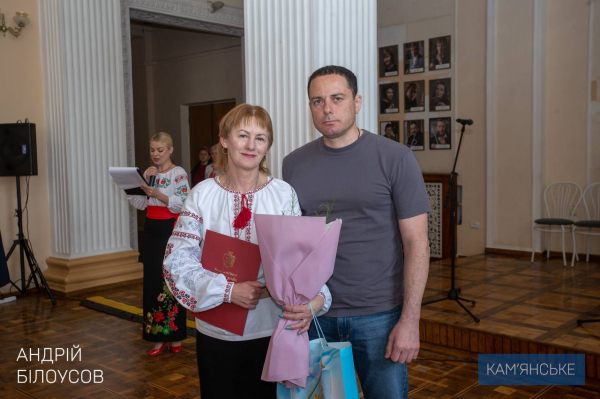 До Дня матері в Кам&rsquo;янському відкрили нову частину фотовиставки &laquo;Ось мати твоя&raquo;