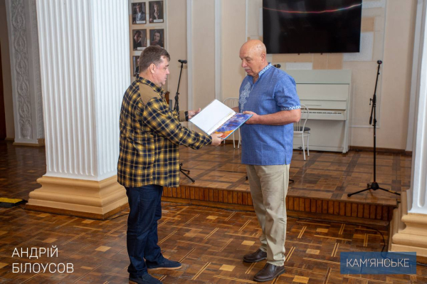До Дня матері в Кам&rsquo;янському відкрили нову частину фотовиставки &laquo;Ось мати твоя&raquo;