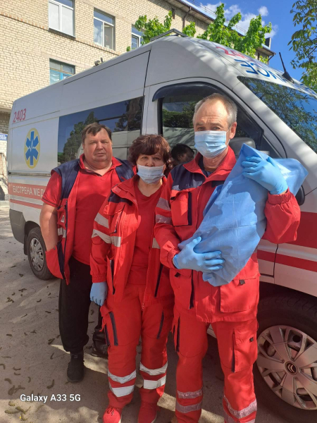 Не встигла до пологового: у Кам&rsquo;янському 42-річна жінка народила дитину вдома