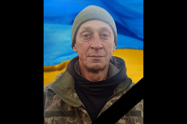 У Кам’янському попрощаються з Едуардом Демченком, який у січні загинув у бою на Донеччині У Кам’янському попрощаються з Едуардом Демченком, який у січні загинув у бою на Донеччині