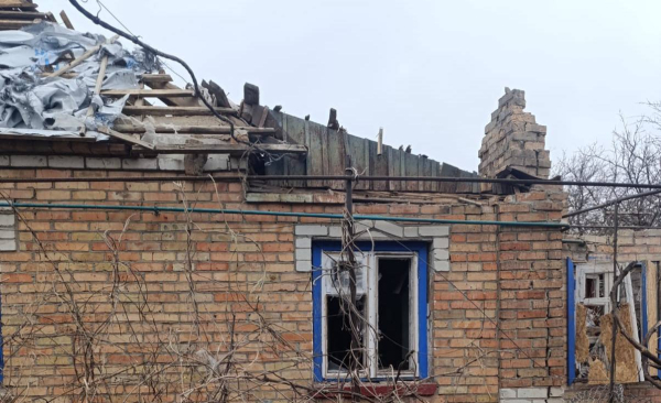 Понівечені будинки і автівки: ворог атакував Дніпропетровщину