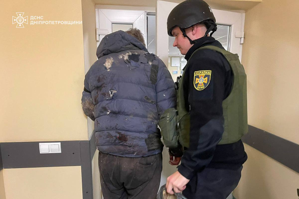 Ворог атакував два райони Дніпропетровщини, є постраждалі
