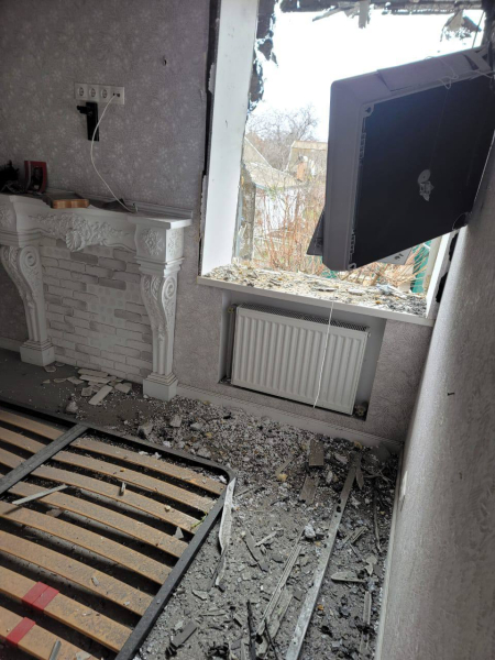 Понівечені будинки і автівки: ворог атакував Дніпропетровщину