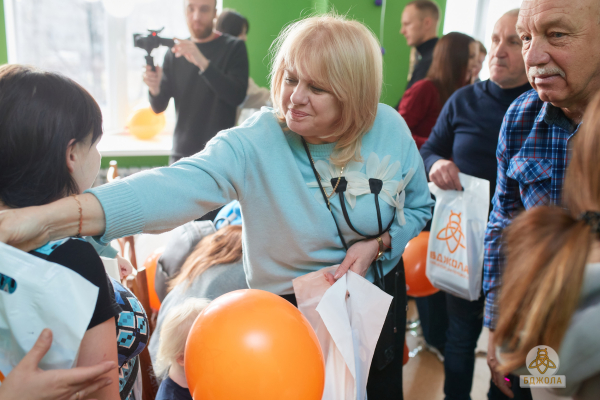 У Кам&rsquo;янському для маленьких пацієнтів дитячої лікарні влаштували тепле свято Миколая&nbsp;