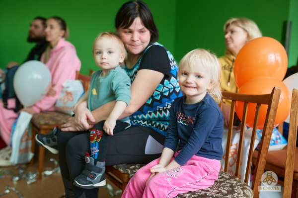У Кам&rsquo;янському для маленьких пацієнтів дитячої лікарні влаштували тепле свято Миколая&nbsp;