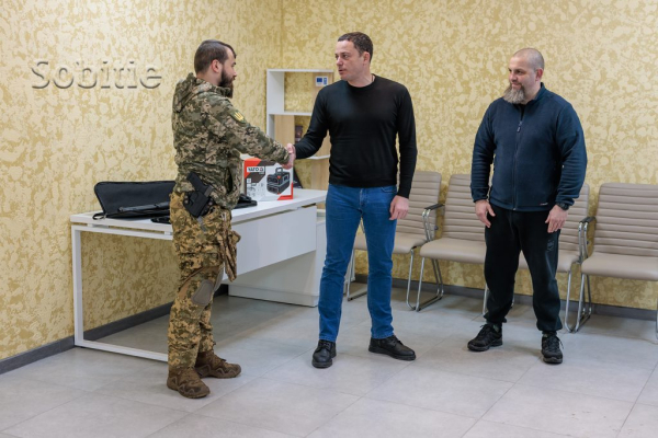 Захисники отримали від Кам&rsquo;янського оснащення для боротьби з FPV-дронами
