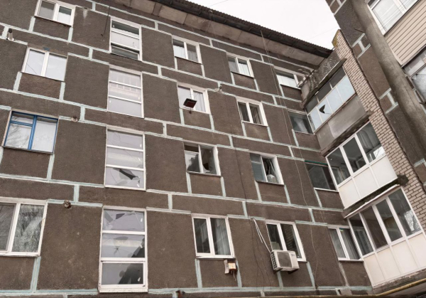 Через ворожий обстріл у Нікополі отримала поранення жінка