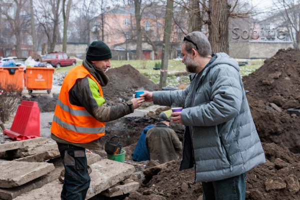 Кам&rsquo;янчани підтримують комунальників, які відновлюють енергетику та теплозабезпечення в умовах надскладної зими