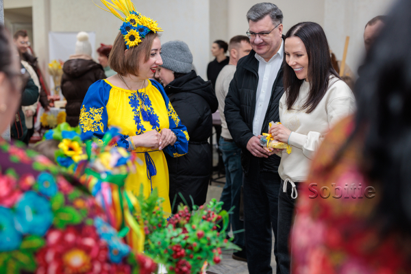На лівобережжі Кам&rsquo;янського відсвяткували Масницю та провели ярмарок на підтримку ЗСУ