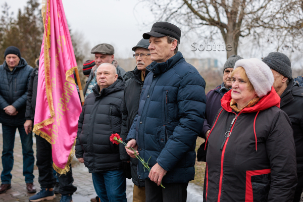 У Кам&rsquo;янському вшанували пам&rsquo;ять учасників бойових дій, які загинули на території інших держав: їхні побратими сьогодні також стоять на захисті України