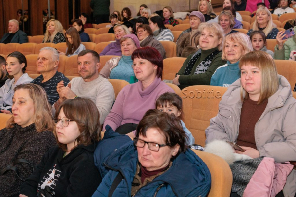 На лівобережжі Кам&rsquo;янського відсвяткували Масницю та провели ярмарок на підтримку ЗСУ
