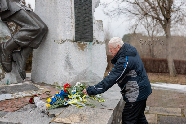 У Кам&rsquo;янському вшанували пам&rsquo;ять учасників бойових дій, які загинули на території інших держав: їхні побратими сьогодні також стоять на захисті України