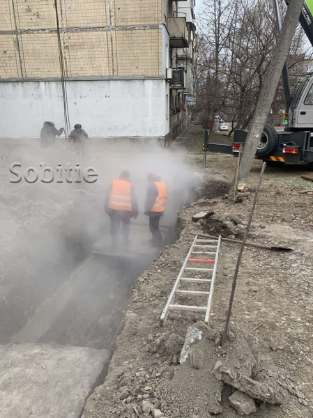 Комунальники Кам&rsquo;янського продовжують усувати наслідки гідроударів, які виникли на тлі проблем в енергетиці