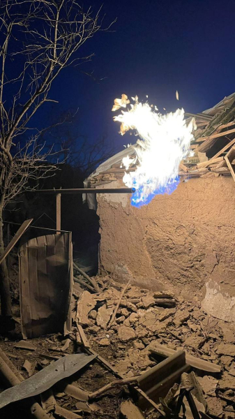 Ворог бив по Нікопольщині та Синельниківщині: поранений 72-річний чоловік