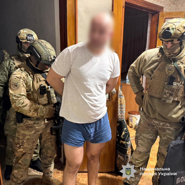 Мешканець Дніпра організував схему втечі військовослужбовців за кордон