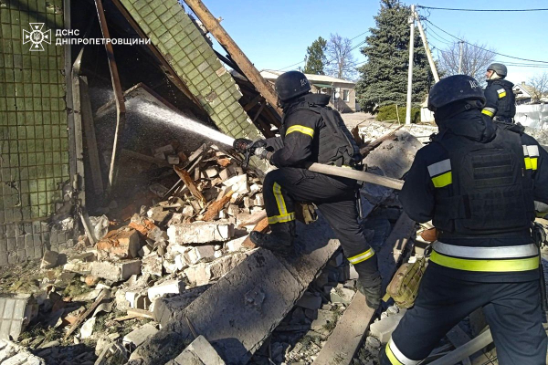 Понад 50 атак за день: на Дніпропетровщині через ворожі обстріли постраждали четверо жінок