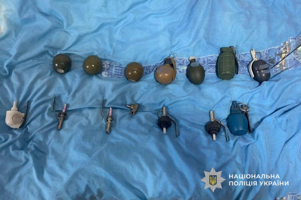 Автомат, гранати та сотні набоїв: жителя Криворіжжя судитимуть за зберігання зброї