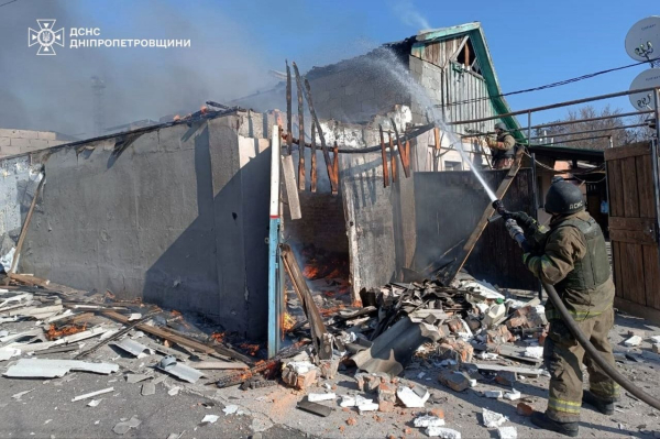 Понад 60 атак за день: на Дніпропетровщині через удари ворога постраждали 8 людей, серед них &mdash; дитина