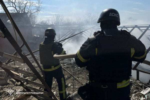 Понад 60 атак за день: на Дніпропетровщині через удари ворога постраждали 8 людей, серед них &mdash; дитина