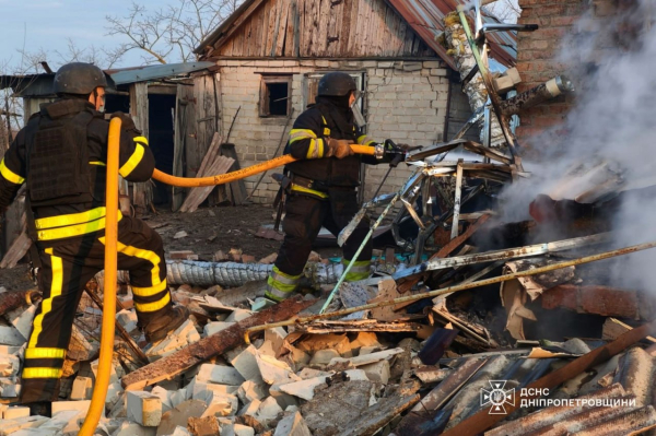 Ворог атакував п&rsquo;ять районів Дніпропетровщини: одна людина загинула, ще п&rsquo;ятеро дістали поранення