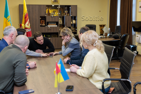 Мер Кам&rsquo;янського провів зустріч із родинами військовополонених та зниклих безвісти захисників