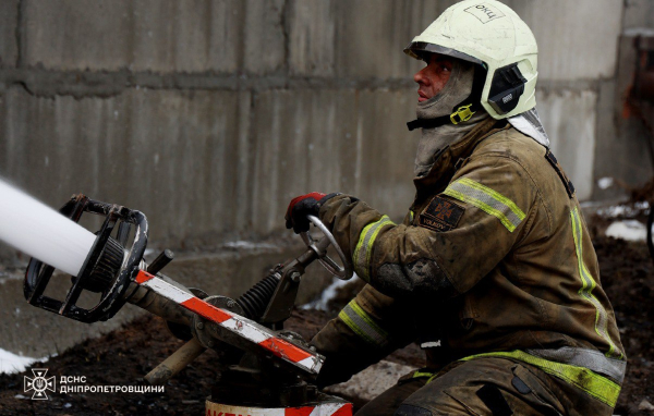 На Самарівщині рятувальники понад чотири доби гасили пожежу, спричинену ворожим обстрілом&nbsp;