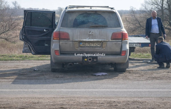 На трасі Кам&rsquo;янське &ndash; Дніпро перекинувся позашляховик