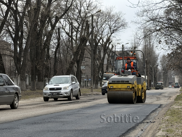 У Кам&rsquo;янському розпочали асфальтування дороги на проспекті Відродження